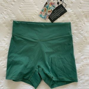 BALANCE ATHLETICA Jade Cloud Shorts